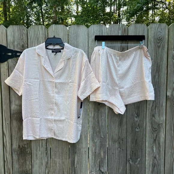 BCBGMAXAZRIA Mauve Chalk Animal Jacquard Short Set Pajamas Women’s XL NWT NEW - Picture 2 of 15